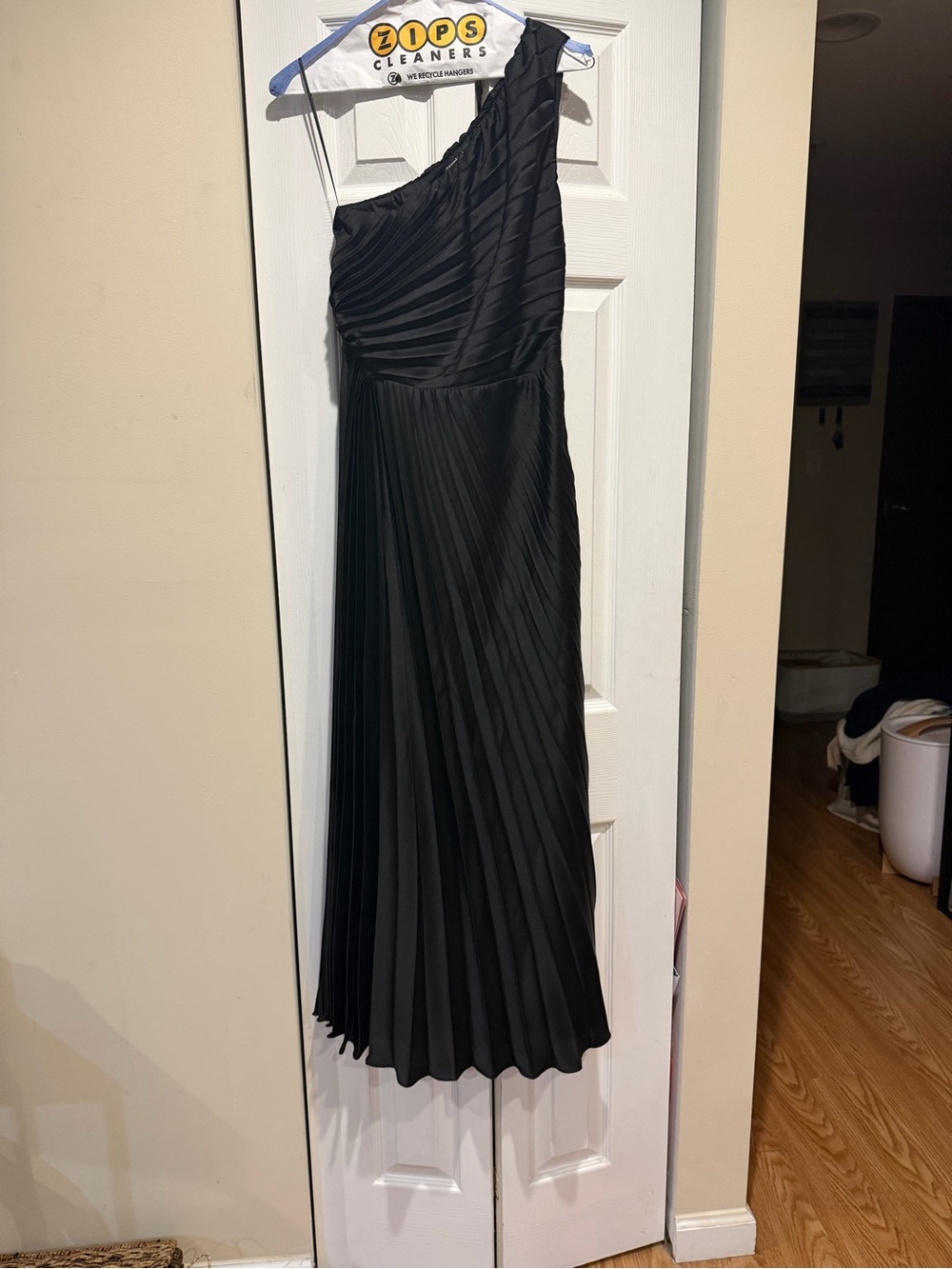Abercrombie & Fitch Black One-Shoulder Pleated Evening Dress
